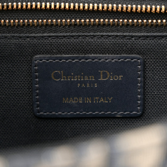 CHRISTIAN DIOR
Oblique 30 Montaigne Flap Bag Blue