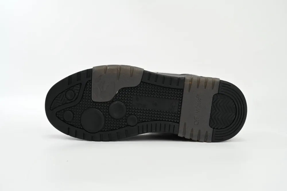 Off White Out Of Black Skin And White Tail