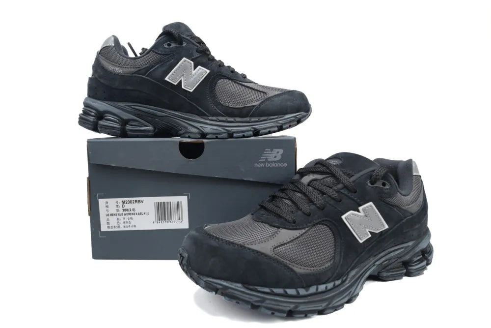 NEW BALANCE 2002R