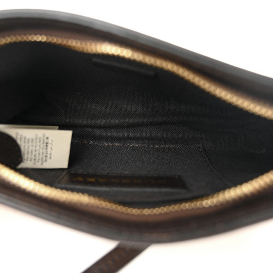 BURBERRY
Haymarket Check Sling Bag Chocolate