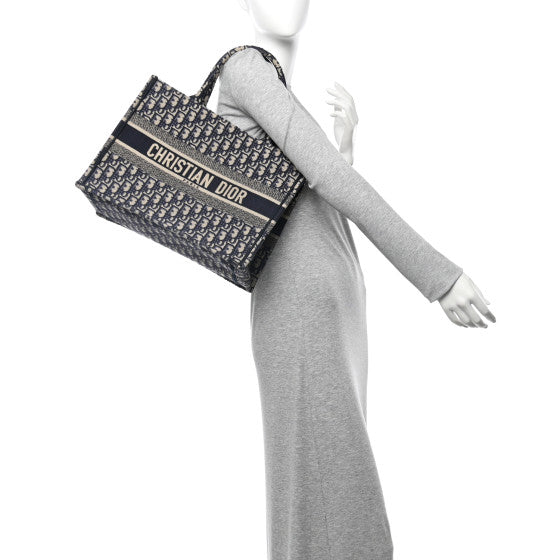 CHRISTIAN DIOR
Oblique Medium Book Tote Blue Multicolor