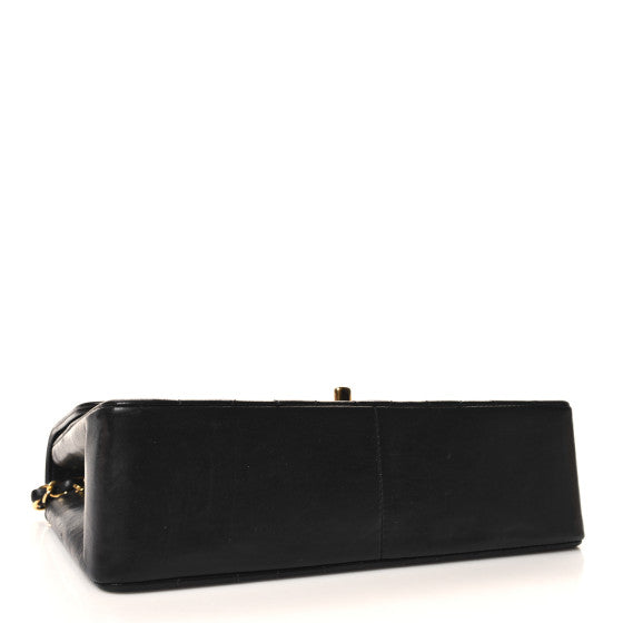 CHANEL
Caviar Quilted Medium Double Flap