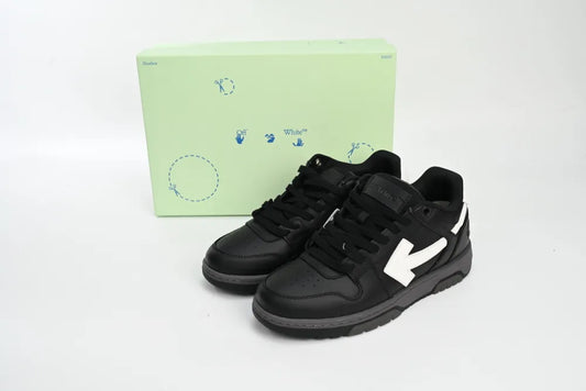 Off White Out Of Black Skin And White Tail