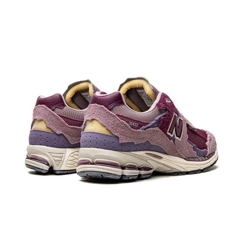 NEW BALANCE 2002R
