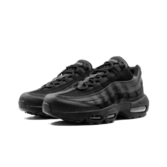 NIKE AIR MAX 95 ESSENTIAL
TRIPLE BLACK