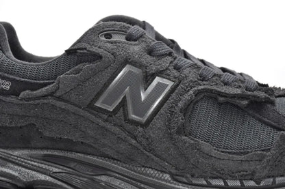 NEW BALANCE 2002R