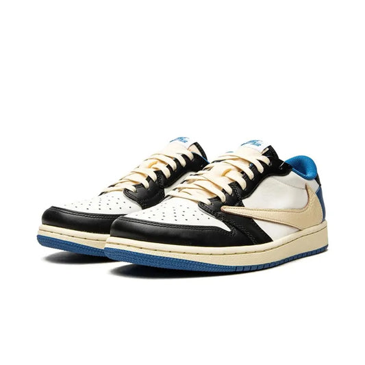 AIR JORDAN 1 RETRO LOW OG SP
FRAGMENT X TRAVIS SCOTT