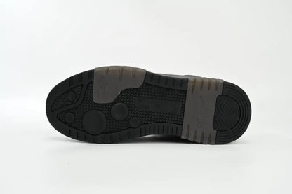 Off White Out Of Black Skin And White Tail