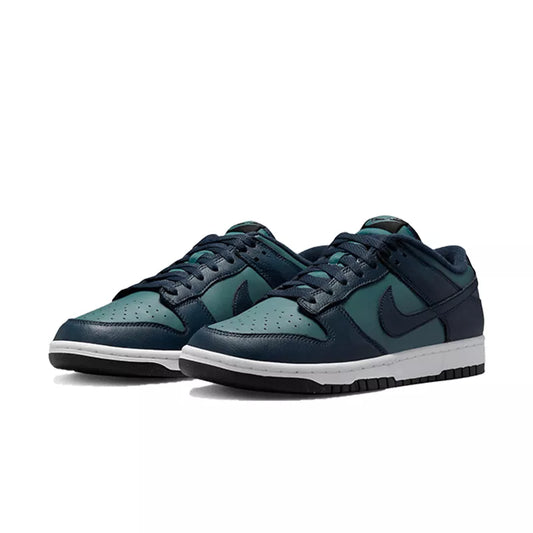 NIKE DUNK LOW
ARMORY NAVY