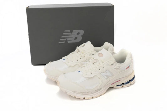 NEW BALANCE 2002R