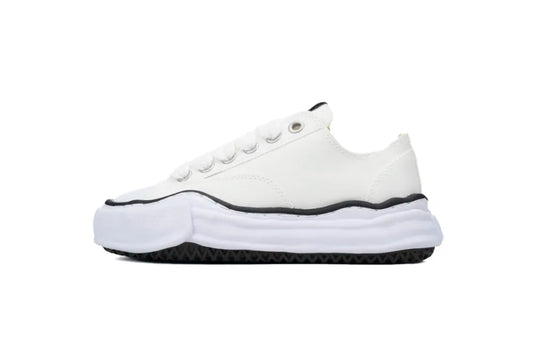 MMY WHITE