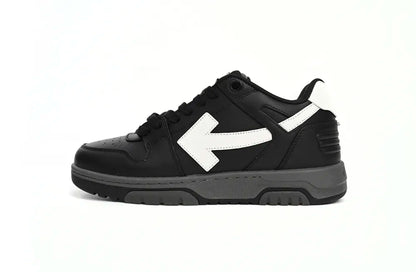 Off White Out Of Black Skin And White Tail