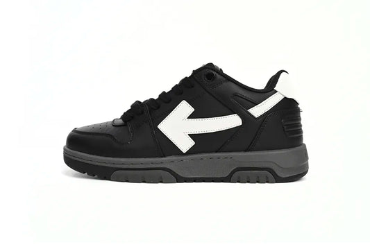 Off White Out Of Black Skin And White Tail