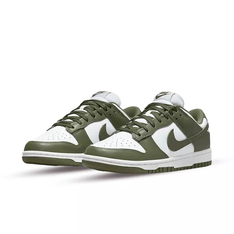 NIKE DUNK LOW
MEDIUM OLIVE