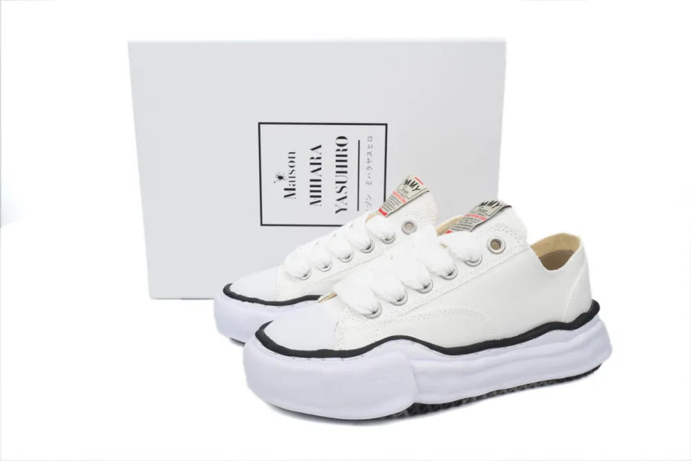 MMY WHITE