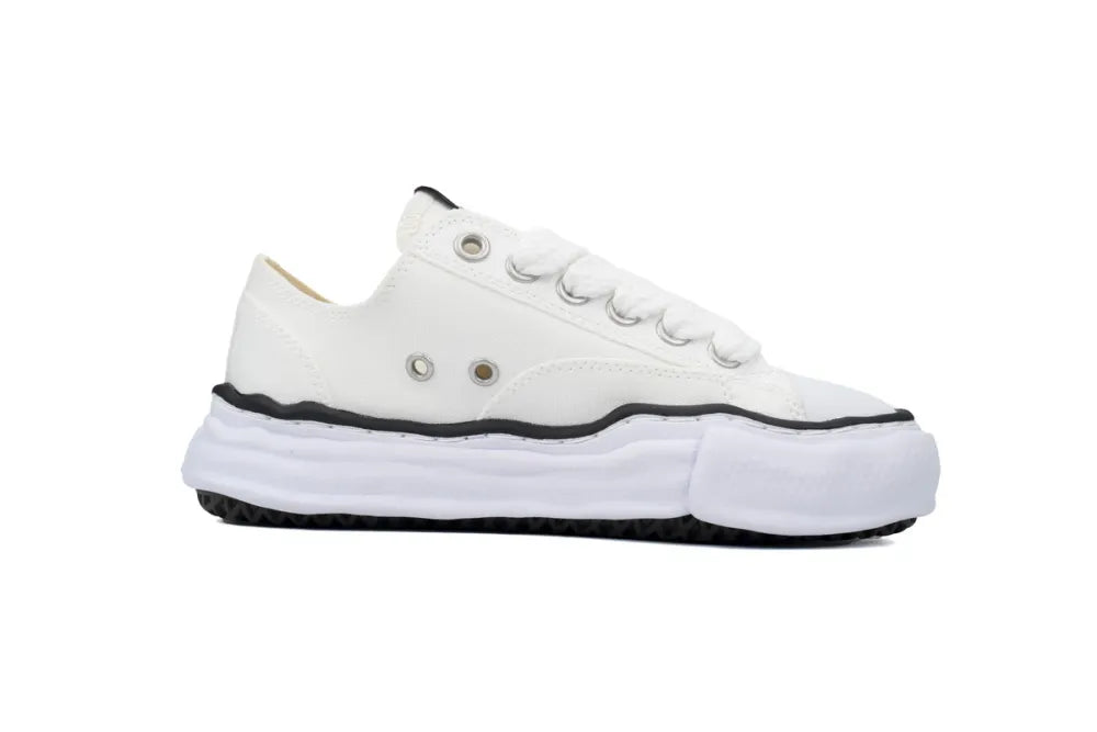 MMY WHITE