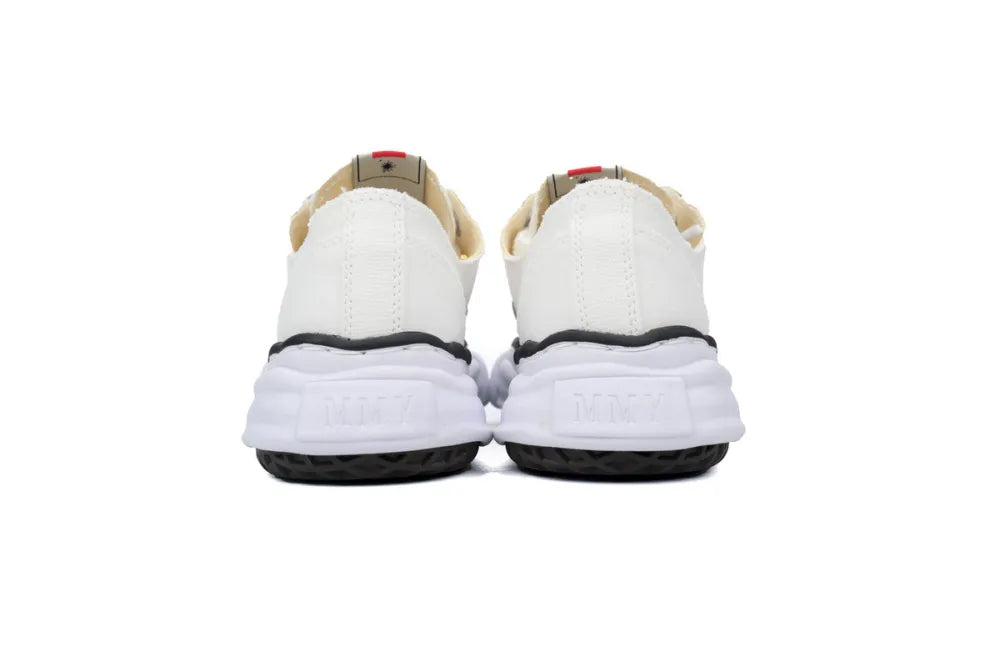 MMY WHITE