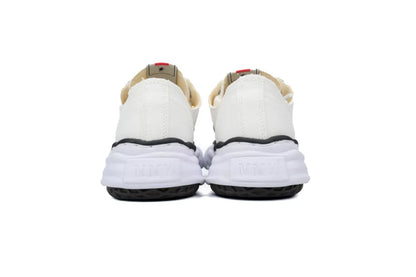 MMY WHITE