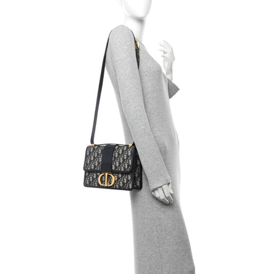 CHRISTIAN DIOR 
Oblique 30 Montaigne Flap Bag Blue